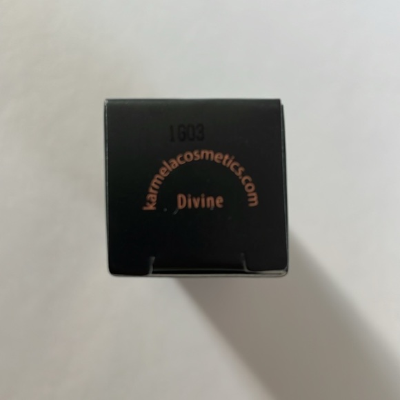 Karmela silk matte lipstick, long last formula in divine - Picture 6 of 8